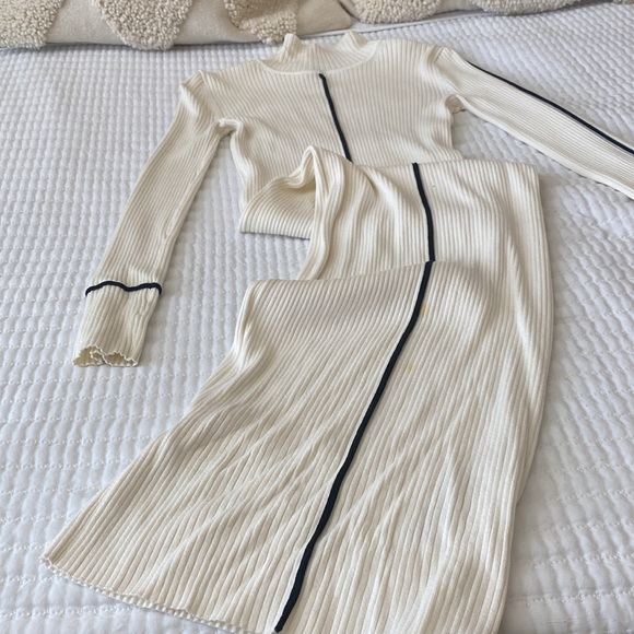 Cream maxi dress - Picture 2 of 4